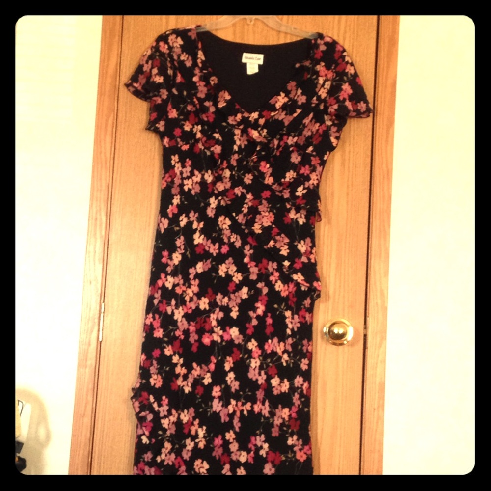 A flower non formal ruffled dress